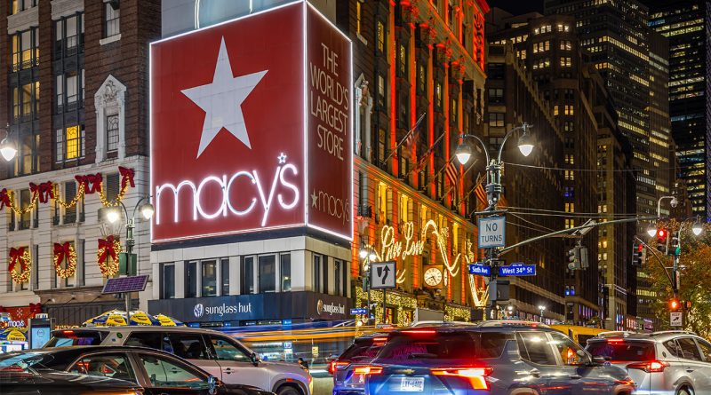 Macy’s storefront with closing soon signs reflecting nationwide store closures in 2026